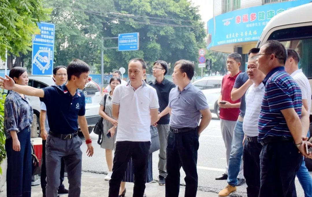 广西灵山县禁毒委成员单位代表莅临广东联众考察指导